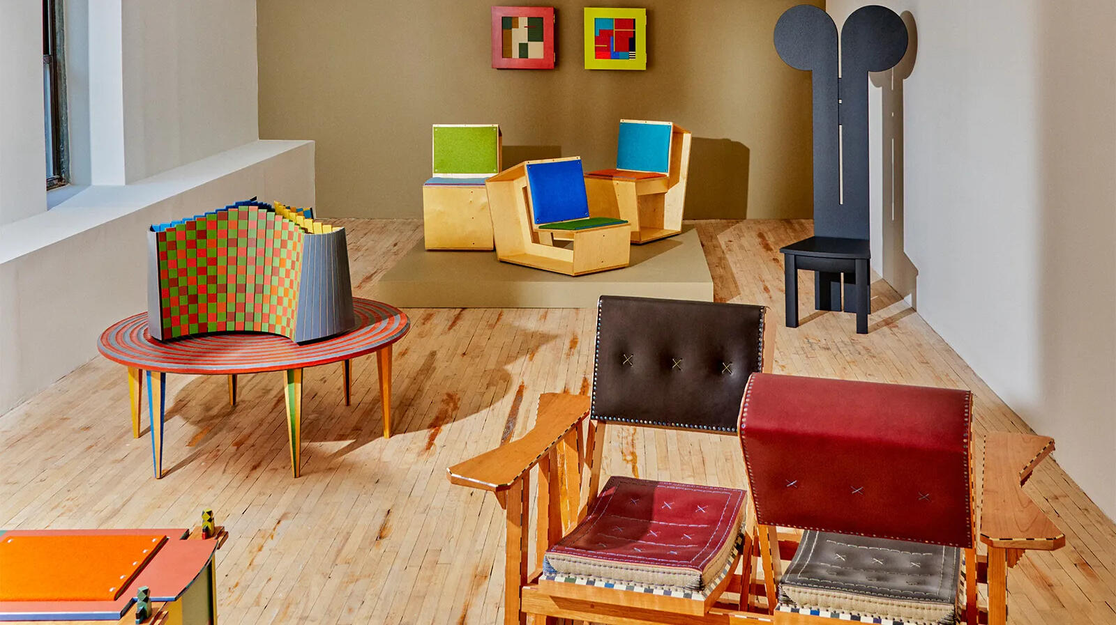 Wallpaper: A friendly rivalry coloured by kinship